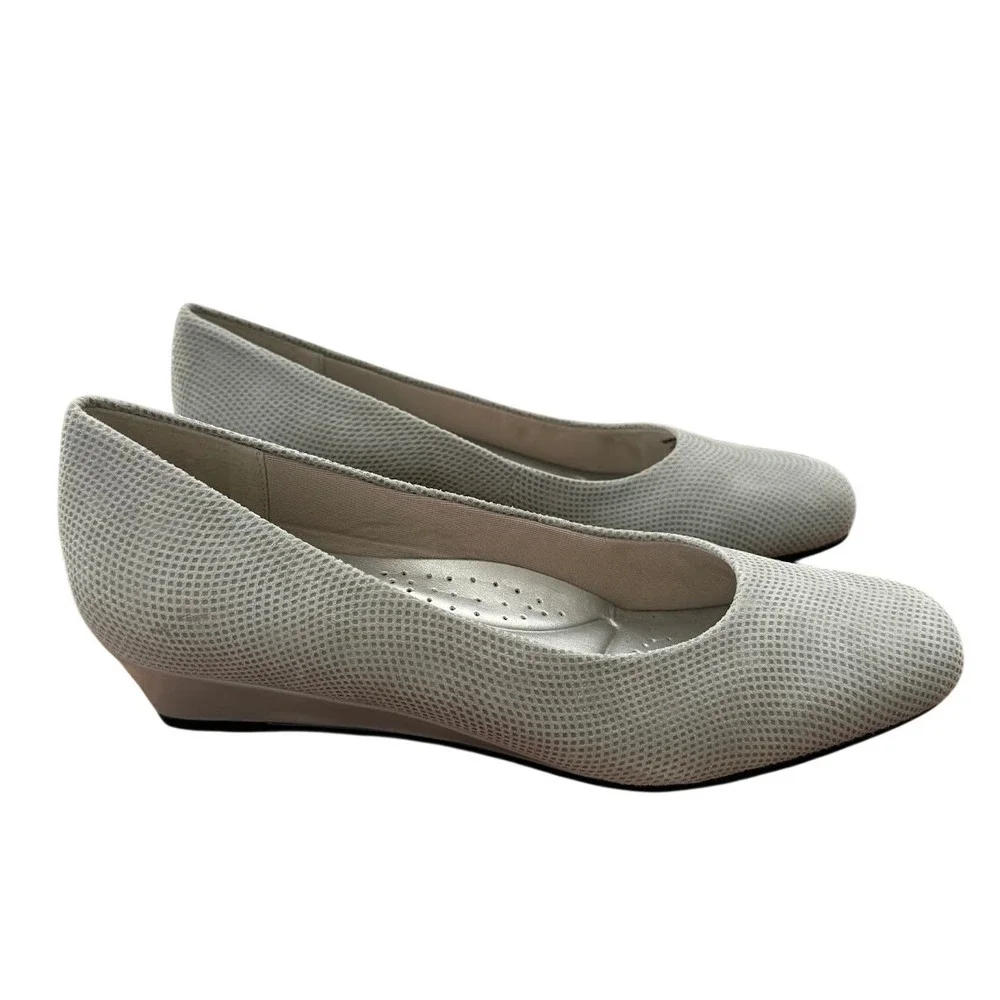 Trotters Lauren Light‎ Grey 3D Textured Leather Wedge Pumps Mens 9N T1110-073